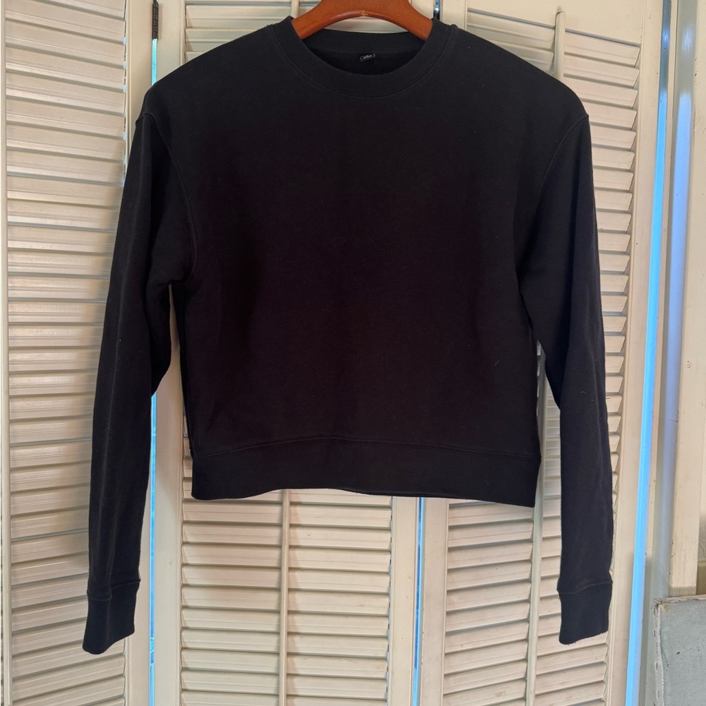 Uniqlo Black Sweater